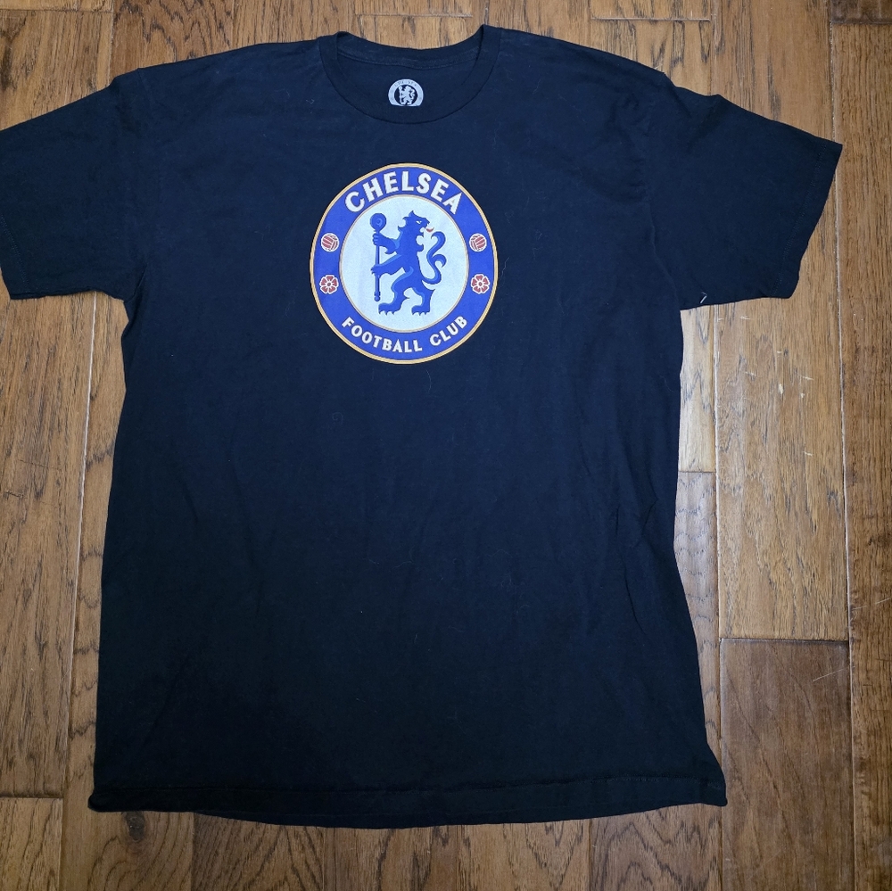Chelsea Football Club T shirt sz M (please see pictures for measuments)